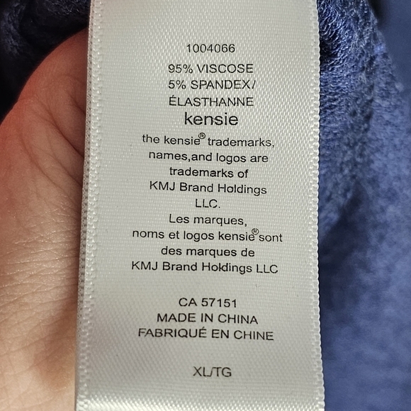 Kensie Women's Blue & Black Dot Print Long-Sleeved Top Size XL - Picture 10 of 11